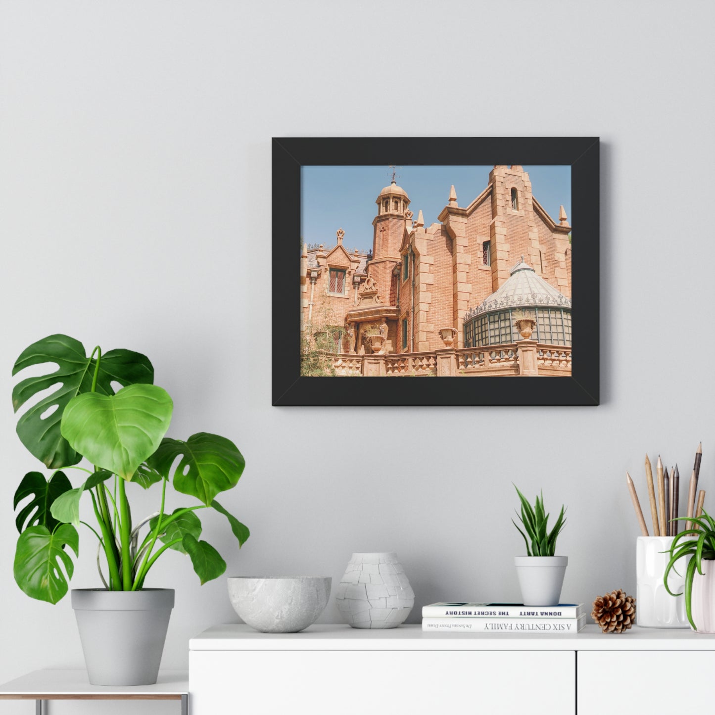 A Spooky Mansion - Framed Print