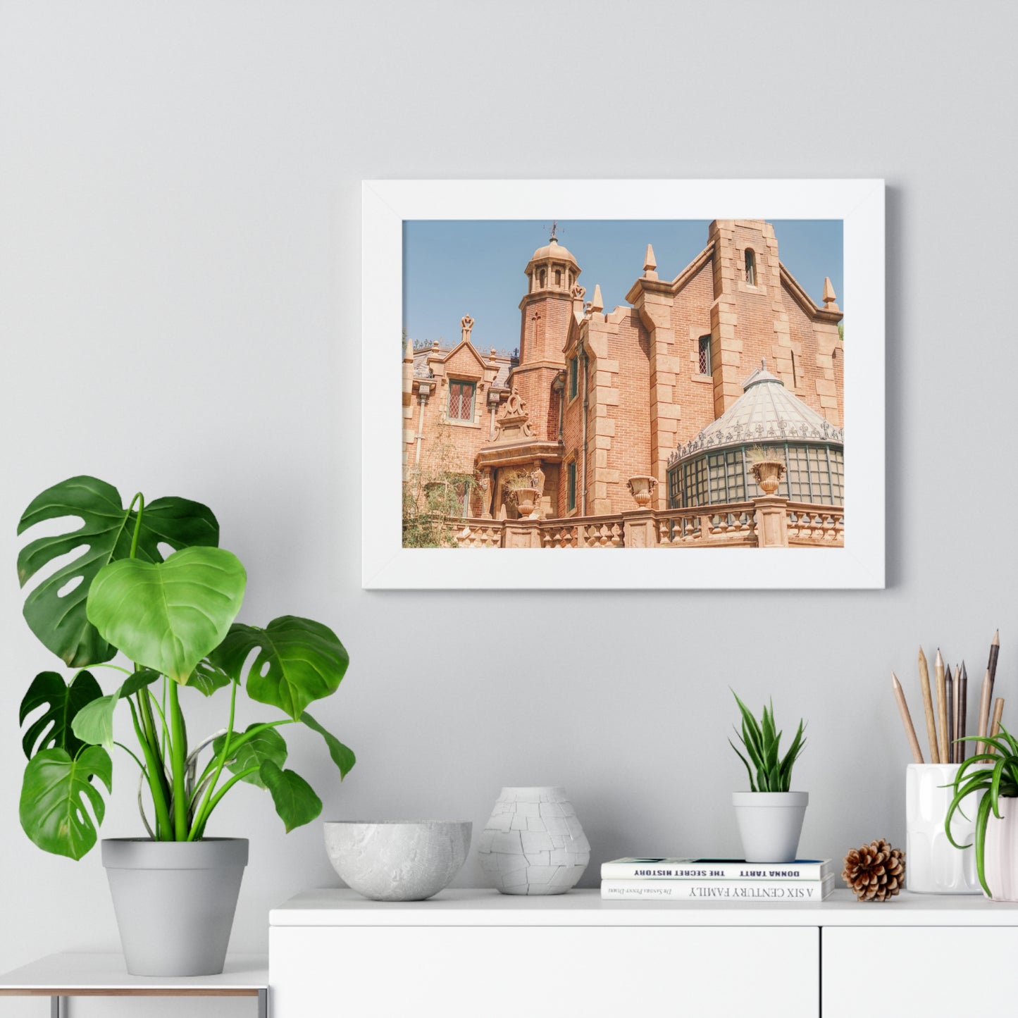 A Spooky Mansion - Framed Print